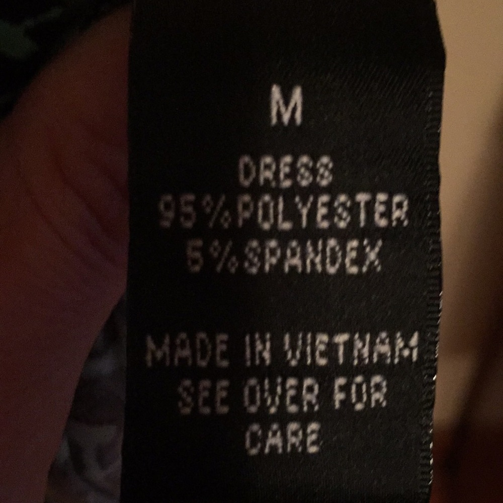 Dress - Picture 4 of 4
